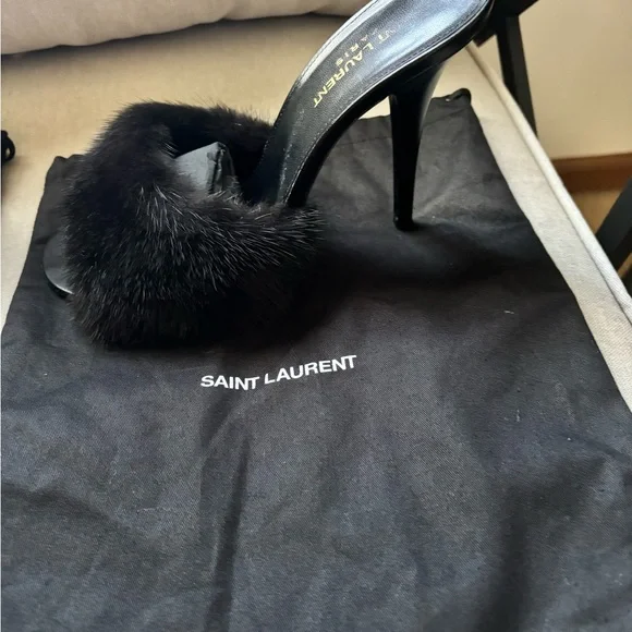 Saint Laurent Luxe Black Fur Sandals - Picture 3 of 11